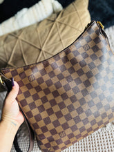 Load image into Gallery viewer, Bloomsbury