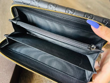 Load image into Gallery viewer, Black Gucci double sided zippy wallet