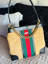 Load image into Gallery viewer, Gucci tote with chain accessory