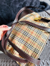 Load image into Gallery viewer, Burberry tote