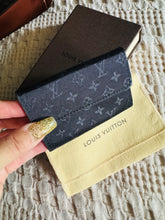 Load image into Gallery viewer, Black satin card case