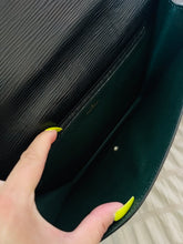 Load image into Gallery viewer, Black epi trapeze clutch