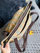 Load image into Gallery viewer, Burberry tote