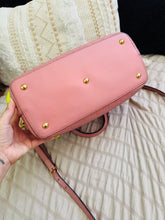 Load image into Gallery viewer, Guccisima tote with strap