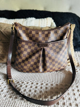 Load image into Gallery viewer, Bloomsbury