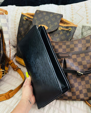 Load image into Gallery viewer, Black epi trapeze clutch