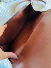 Load image into Gallery viewer, Rabat clutch with strap