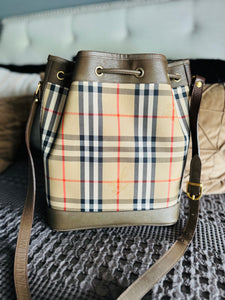 Burberry bucket bag