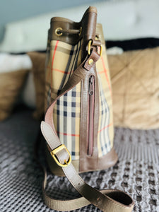 Burberry bucket bag