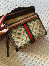Load image into Gallery viewer, Gucci clutch/wristlet
