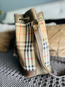 Burberry bucket bag