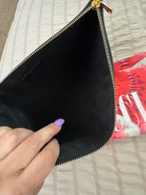 Load image into Gallery viewer, Black Gucci horsebit pouch
