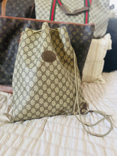 Load image into Gallery viewer, Gucci sling bag
