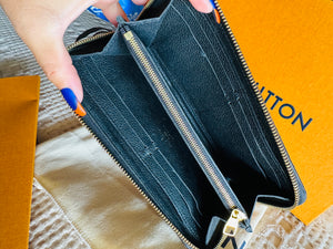 Clemence zippy wallet