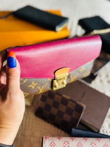 Pallas wallet with chain