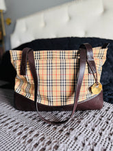 Load image into Gallery viewer, Burberry tote
