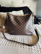 Load image into Gallery viewer, Bloomsbury
