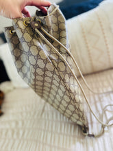 Load image into Gallery viewer, Gucci sling bag
