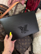 Load image into Gallery viewer, Black epi trapeze clutch
