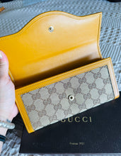 Load image into Gallery viewer, Gucci WOC with insert, chain and box
