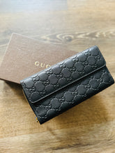 Load image into Gallery viewer, Black Gucci double sided zippy wallet
