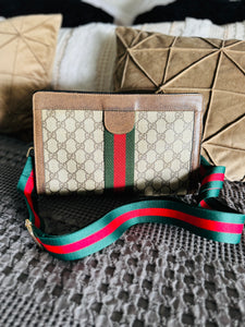 Gucci clutch w crossbody conversion