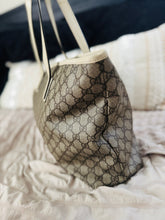 Load image into Gallery viewer, Gucci tote
