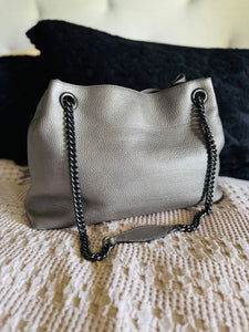 Metallic chain soho
