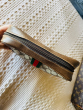 Load image into Gallery viewer, Gucci pouch/clutch
