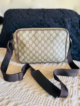 Load image into Gallery viewer, Gucci crossbody

