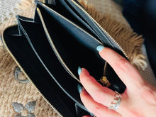 Load image into Gallery viewer, Empreinte zippy wallet
