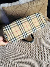 Load image into Gallery viewer, Burberry tote

