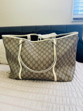 Load image into Gallery viewer, Gucci tote
