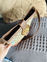 Load image into Gallery viewer, Gucci shoulder bag
