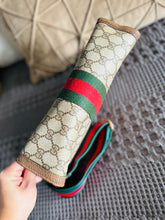 Load image into Gallery viewer, Gucci clutch w crossbody conversion
