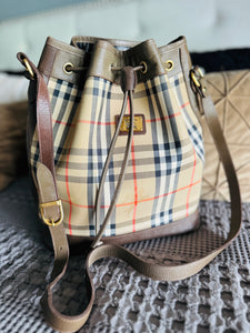Burberry bucket bag